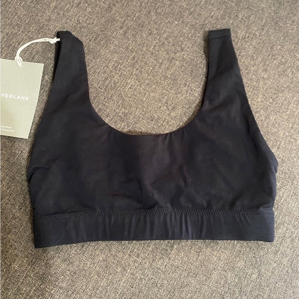 Everlane sports bra